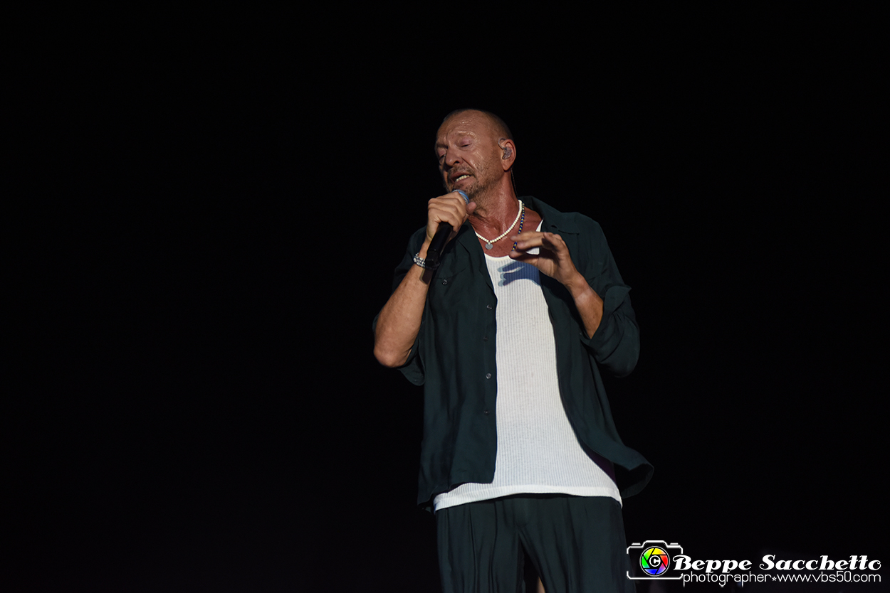 VBS_0825 - Concerto Biagio Antonacci - Palco Centrale Tour 2023.jpg